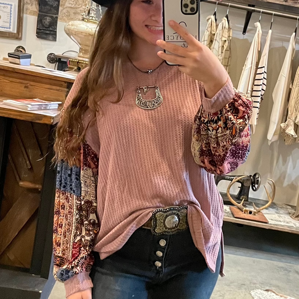 U PINK WAFFLE SHIRT WITH PRINTED SLEEVES